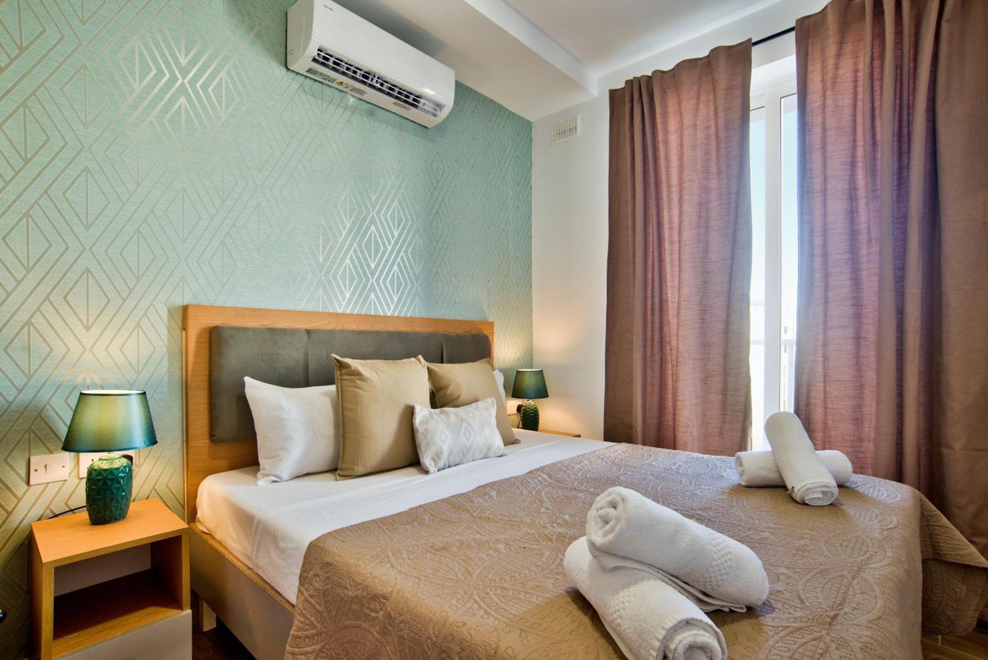 Sliema 2-Bedroom Central Apartments And Penthouse With Jacuzzi Экстерьер фото